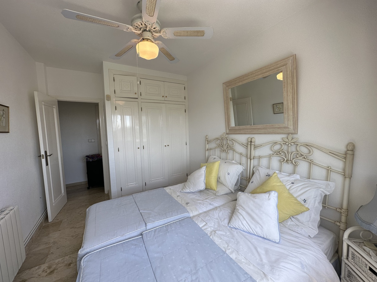 For sale - 5 Bedroom 4 Bathroom House - Detached Villa in Orihuela - Villamartin  - Alicante