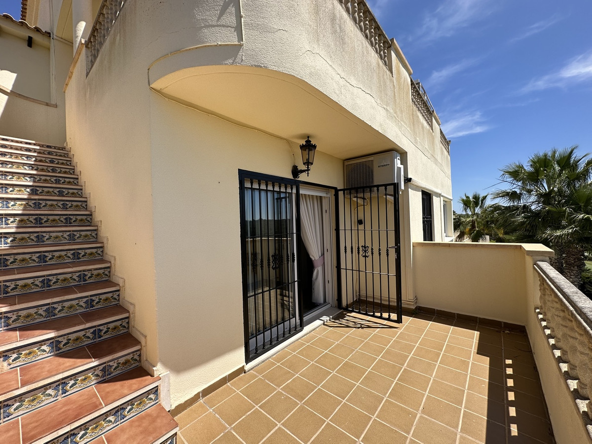 For sale - 5 Bedroom 4 Bathroom House - Detached Villa in Orihuela - Villamartin  - Alicante