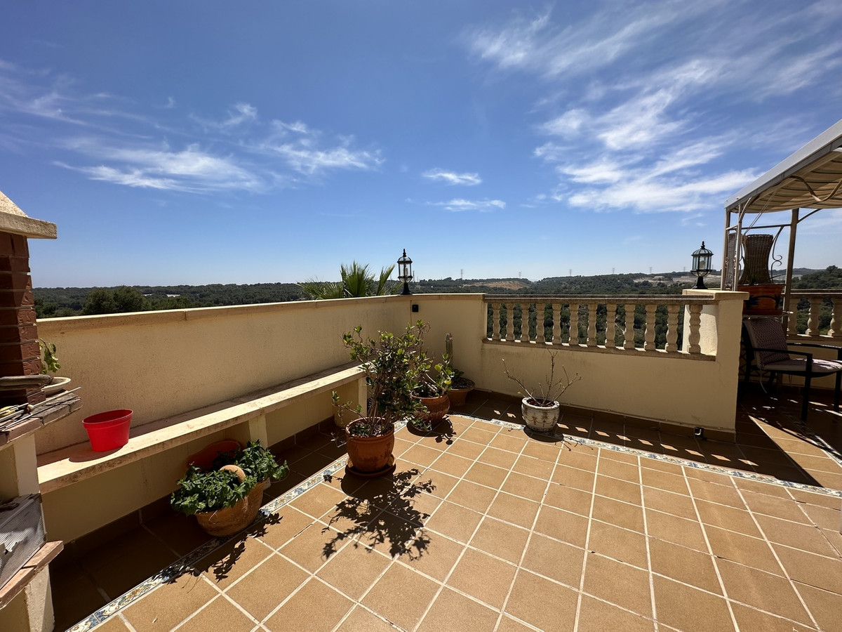 For sale - 5 Bedroom 4 Bathroom House - Detached Villa in Orihuela - Villamartin  - Alicante