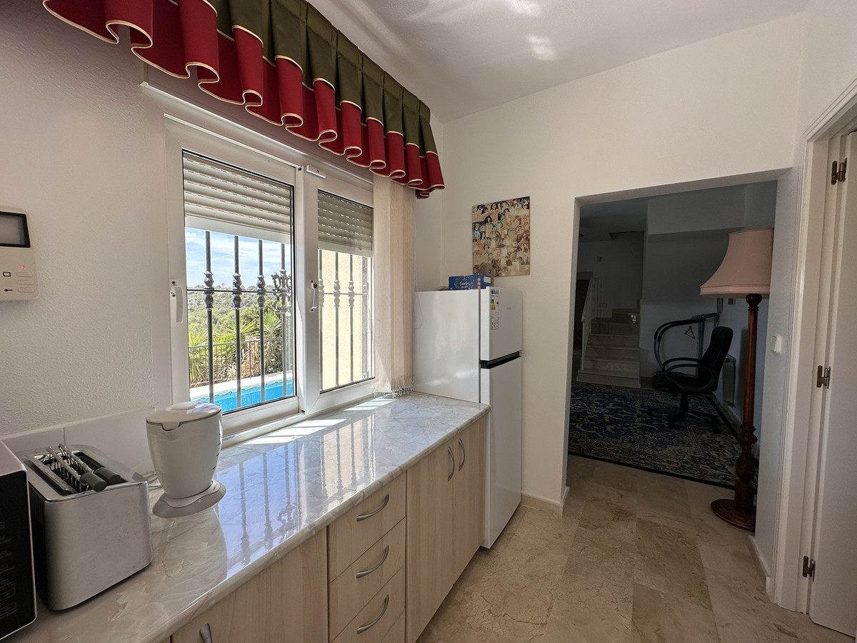 For sale - 5 Bedroom 4 Bathroom House - Detached Villa in Orihuela - Villamartin  - Alicante