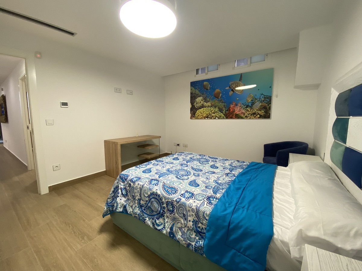 For sale - 5 Bedroom 4 Bathroom House - Detached Villa in Orihuela - Dehesa de Campoamor  - Alicante