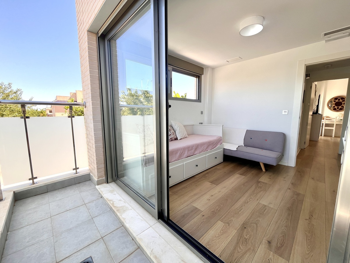 For sale - 4 Bedroom 4 Bathroom House - Detached Villa in Pilar de la Horadada - Torre de la Horadada  - Alicante
