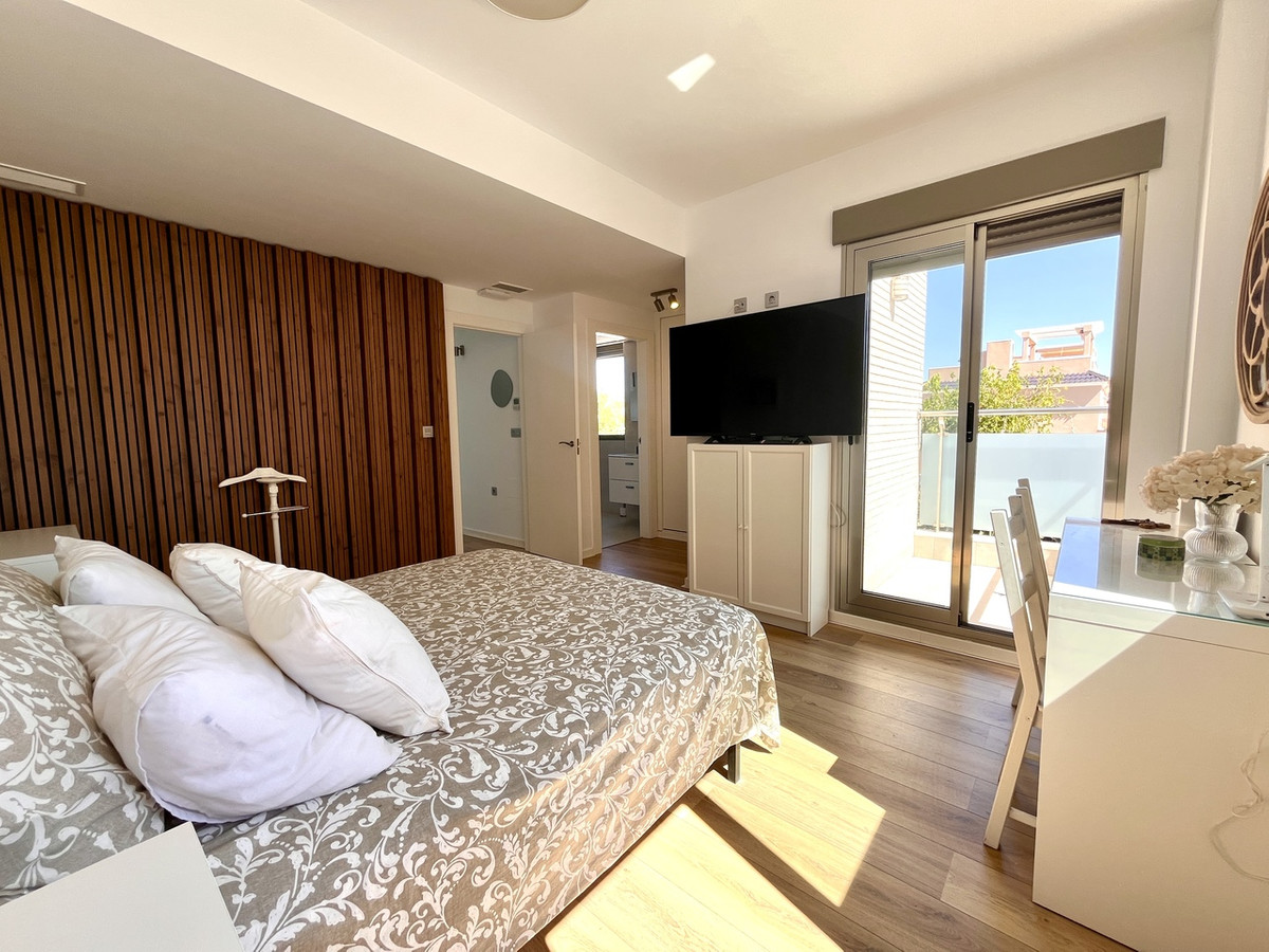 For sale - 4 Bedroom 4 Bathroom House - Detached Villa in Pilar de la Horadada - Torre de la Horadada  - Alicante