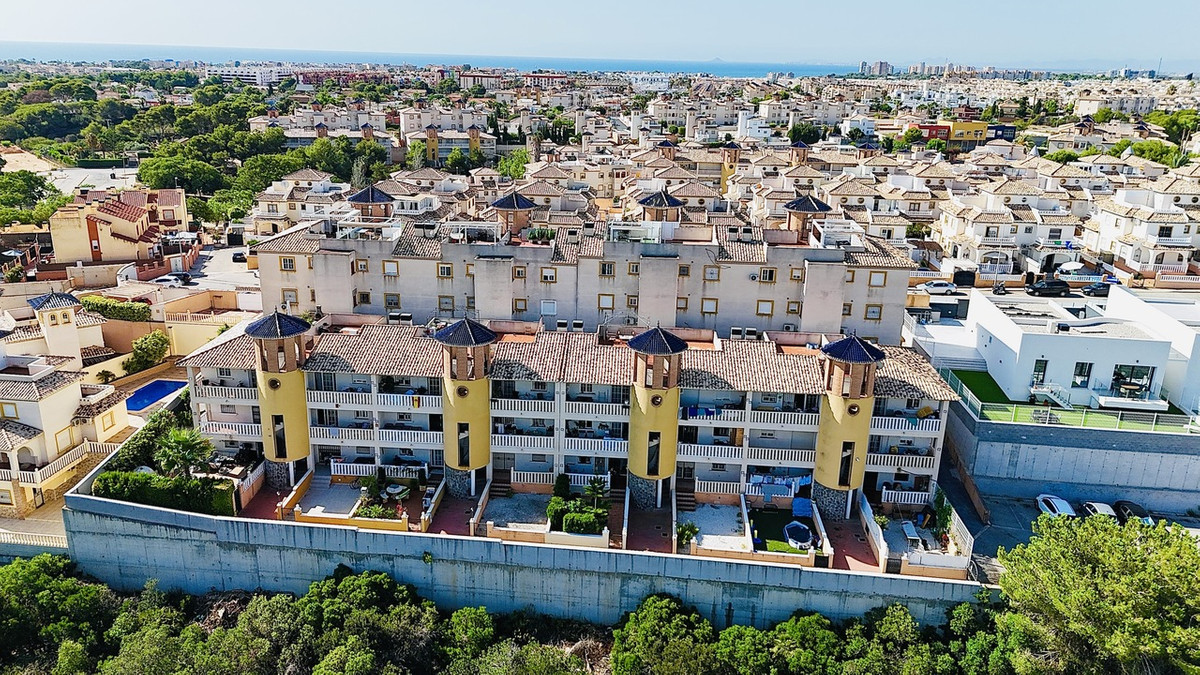 For sale - 2 Bedroom 1 Bathroom Apartment - Ground Floor Apartment in Lomas de Cabo Roig - Cabo Roig  - Alicante