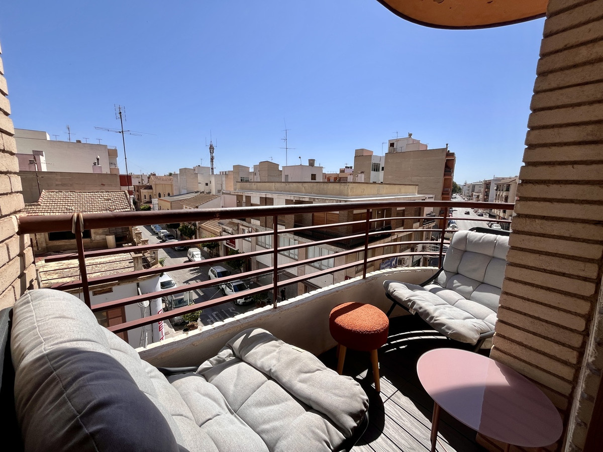 For sale - 4 Bedroom 2 Bathroom Apartment - Middle Floor Apartment in Almoradi - Almoradi Centro  - Alicante