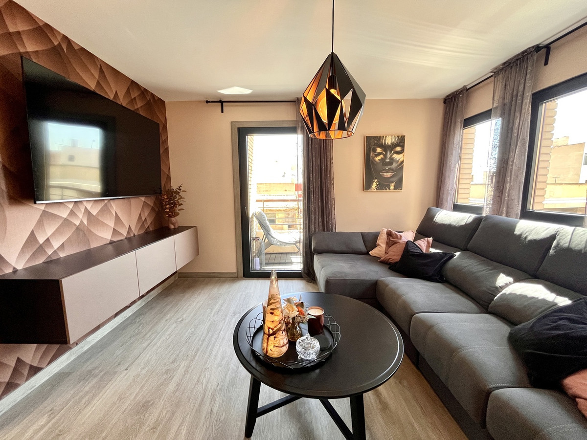 For sale - 4 Bedroom 2 Bathroom Apartment - Middle Floor Apartment in Almoradi - Almoradi Centro  - Alicante