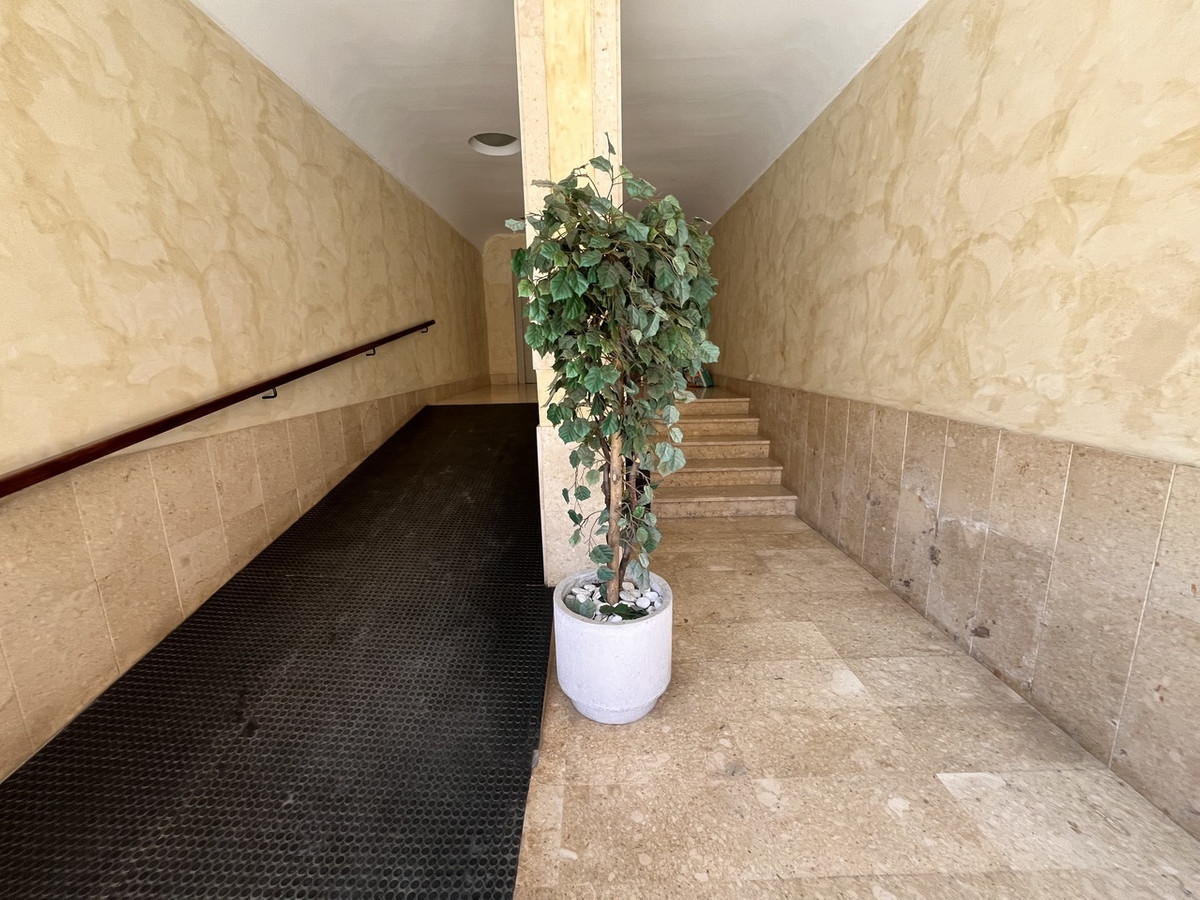 For sale - 4 Bedroom 2 Bathroom Apartment - Middle Floor Apartment in Almoradi - Almoradi Centro  - Alicante