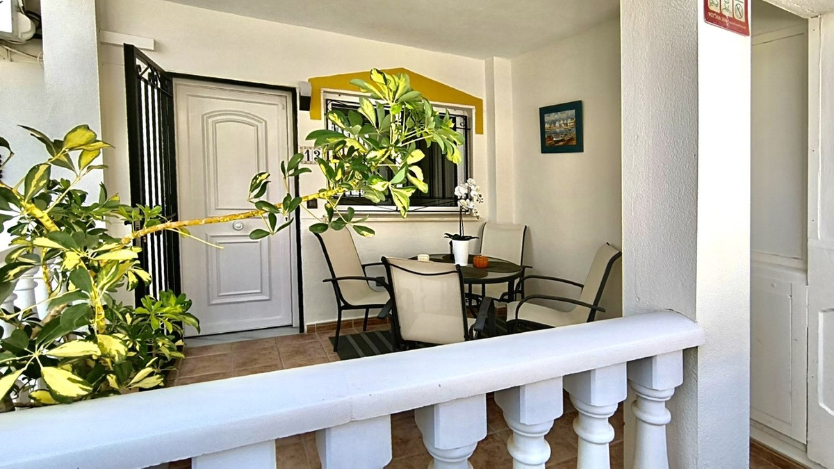 For sale - 3 Bedroom 2 Bathroom Townhouse in Playa Flamenca - Los Altos  - Alicante