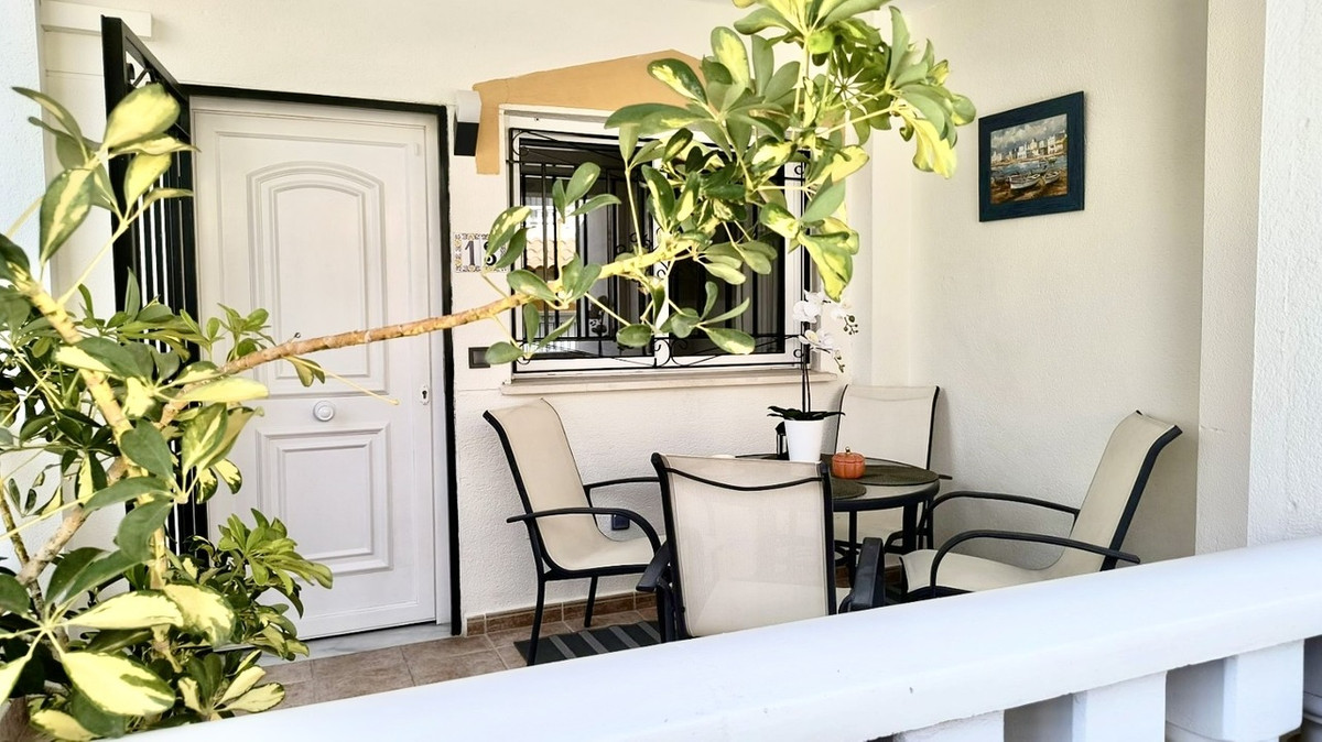 For sale - 3 Bedroom 2 Bathroom Townhouse in Playa Flamenca - Los Altos  - Alicante