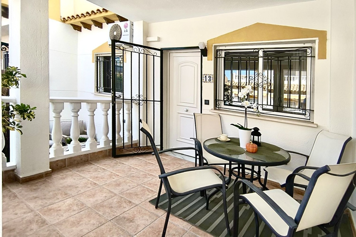 For sale - 3 Bedroom 2 Bathroom Townhouse in Playa Flamenca - Los Altos  - Alicante