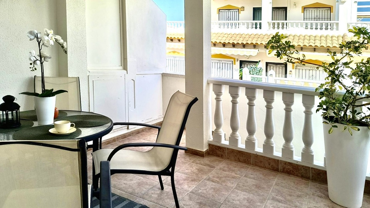 For sale - 3 Bedroom 2 Bathroom Townhouse in Playa Flamenca - Los Altos  - Alicante