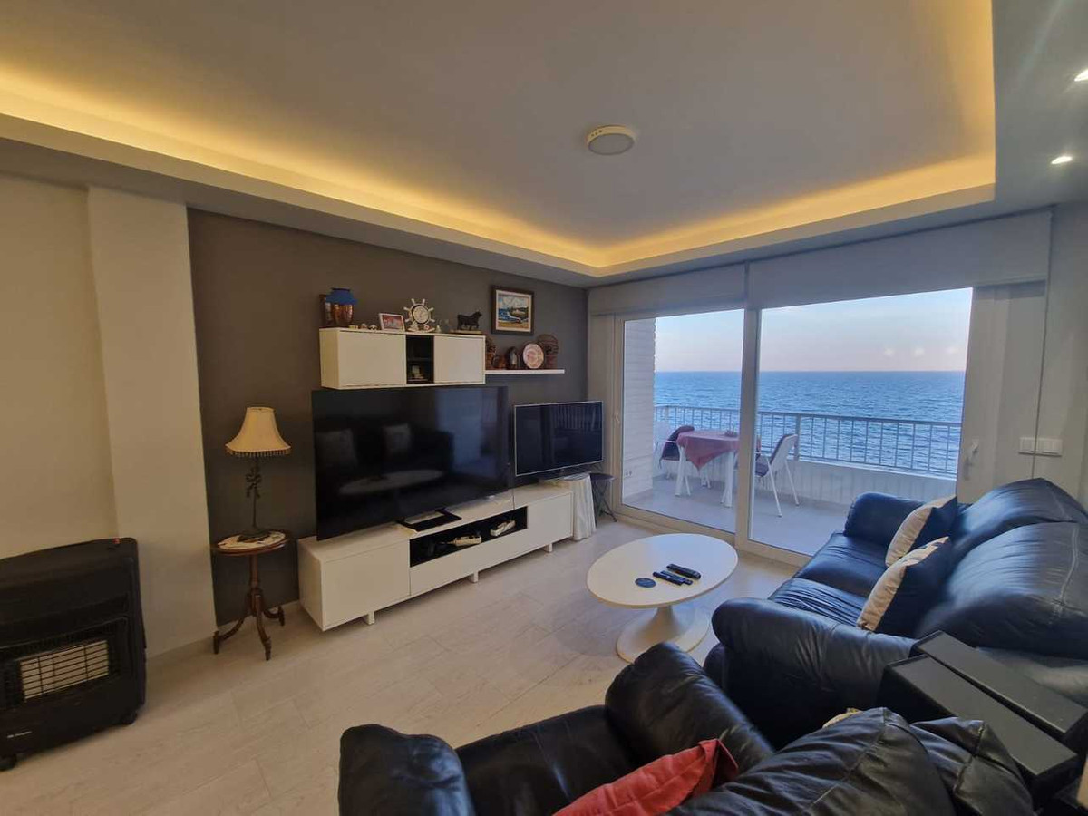 For sale - 3 Bedroom 1 Bathroom Apartment - Middle Floor Apartment in Torrevieja - Torrevieja Centro  - Alicante