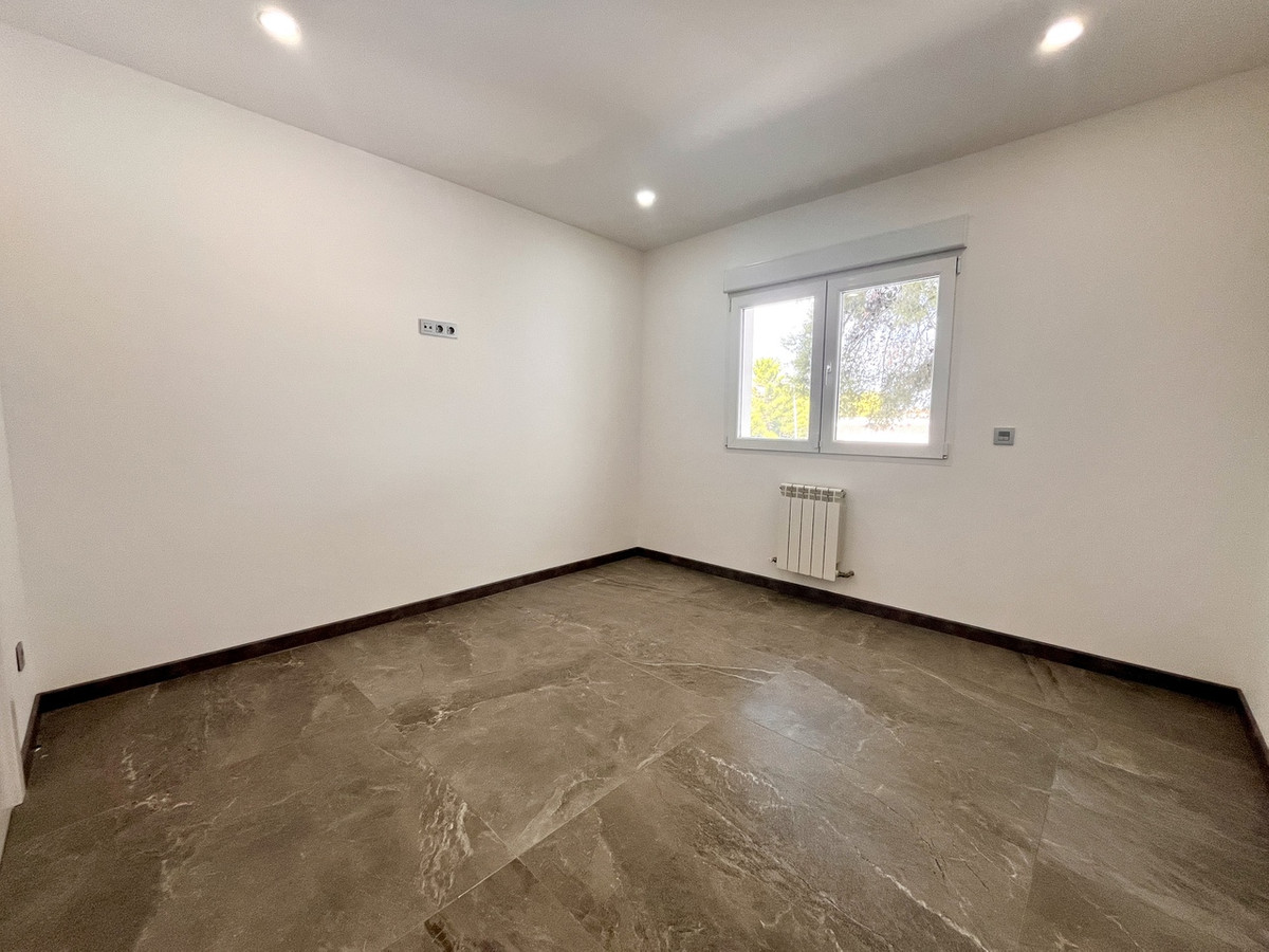 For sale - 6 Bedroom 4 Bathroom House - Detached Villa in Orihuela - Los Balcones  - Alicante