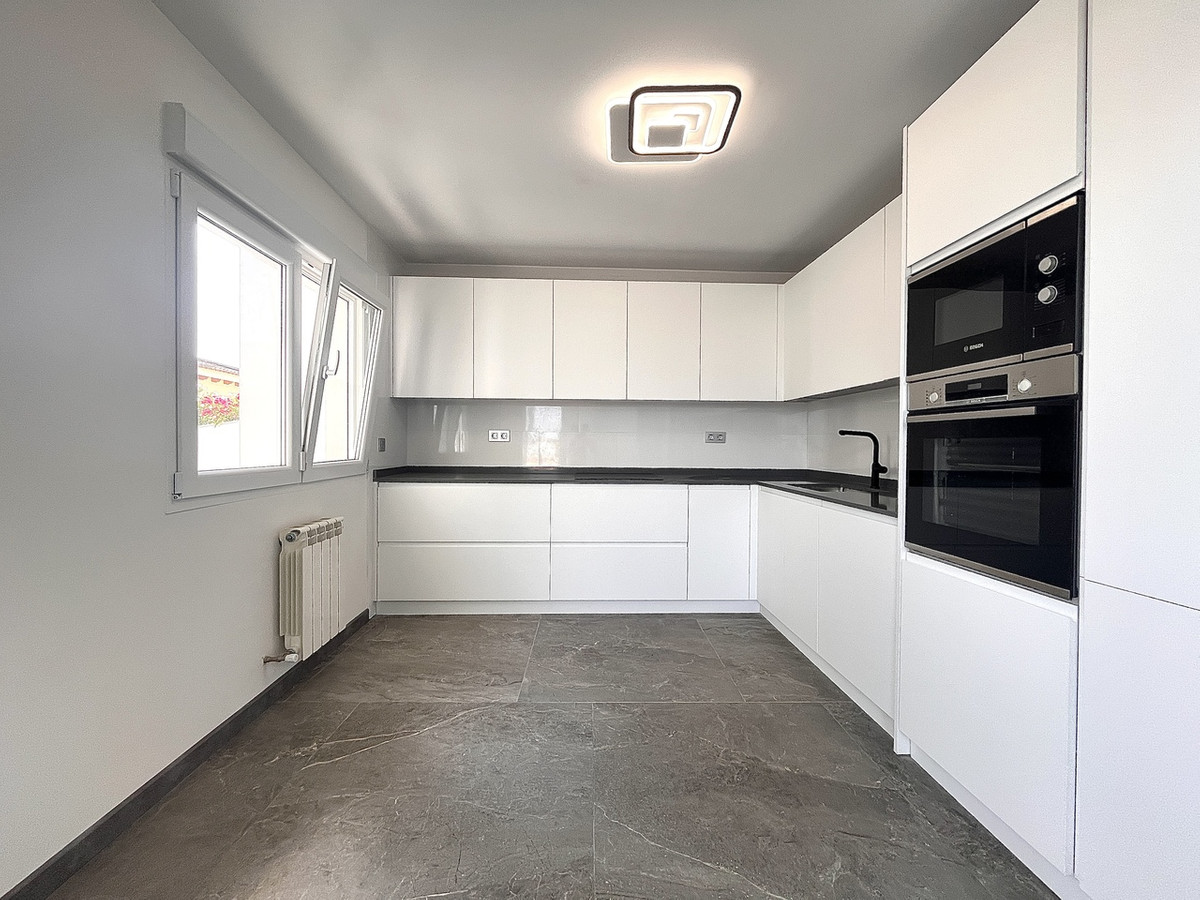 For sale - 6 Bedroom 4 Bathroom House - Detached Villa in Orihuela - Los Balcones  - Alicante
