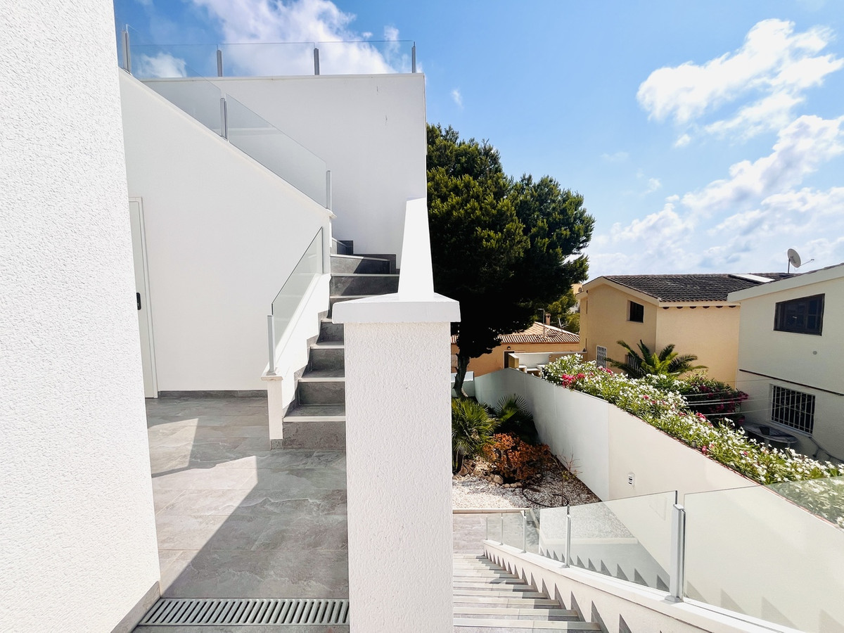 For sale - 6 Bedroom 4 Bathroom House - Detached Villa in Orihuela - Los Balcones  - Alicante