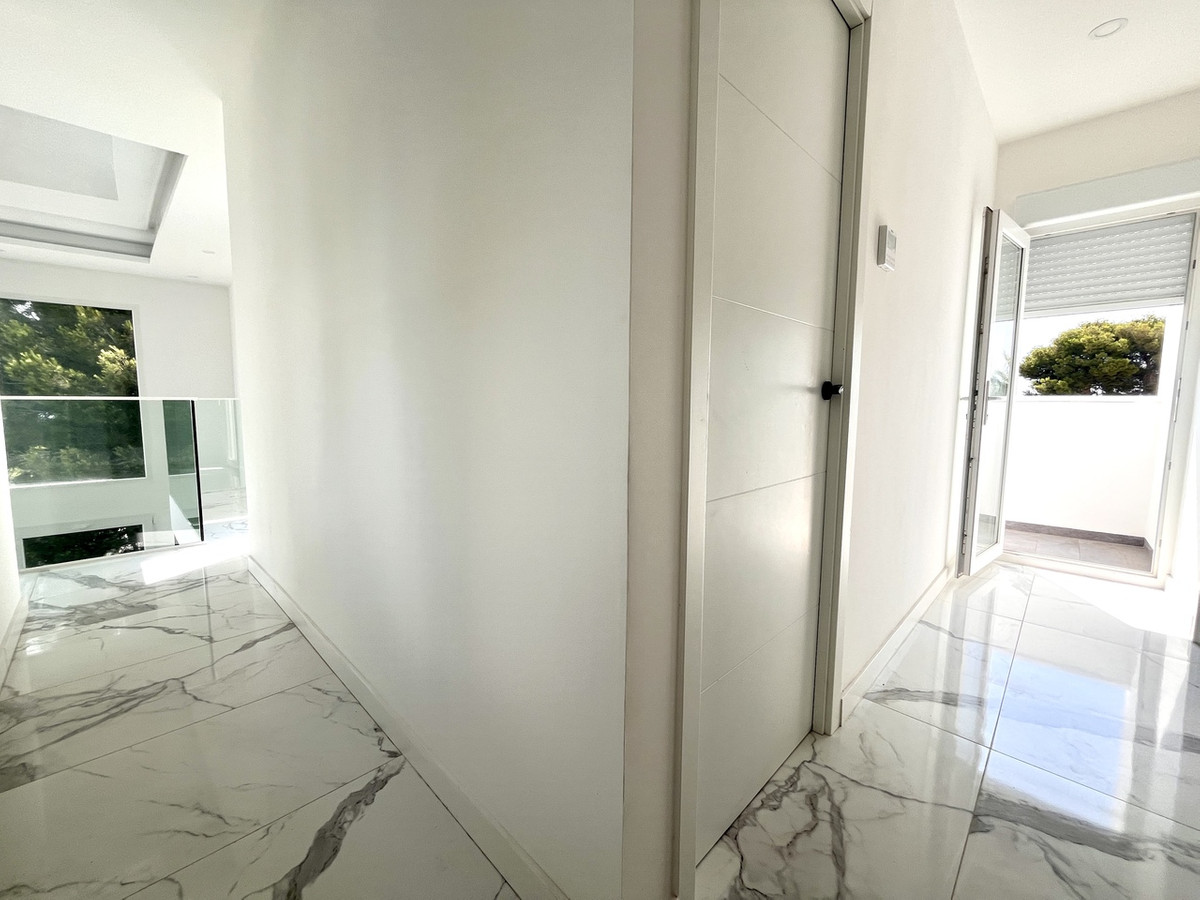 For sale - 6 Bedroom 4 Bathroom House - Detached Villa in Orihuela - Los Balcones  - Alicante