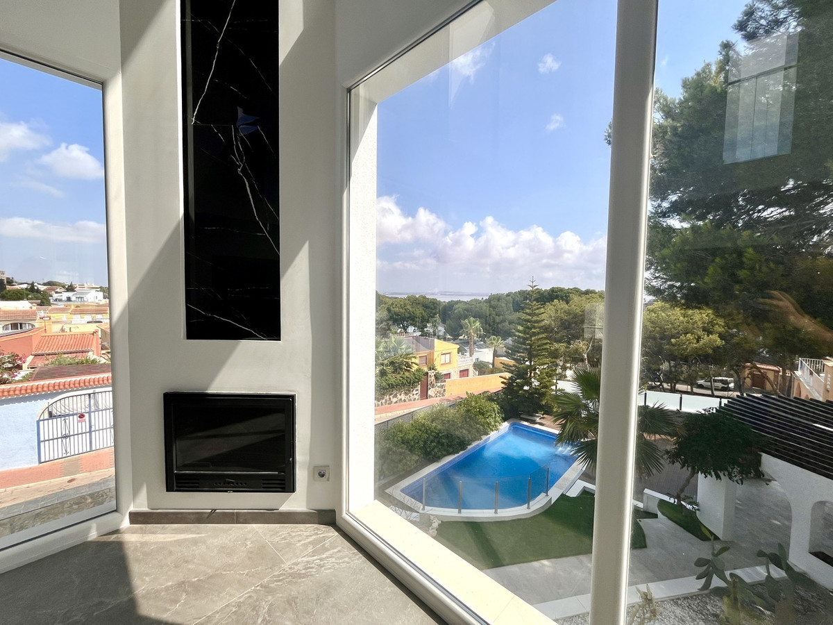For sale - 6 Bedroom 4 Bathroom House - Detached Villa in Orihuela - Los Balcones  - Alicante