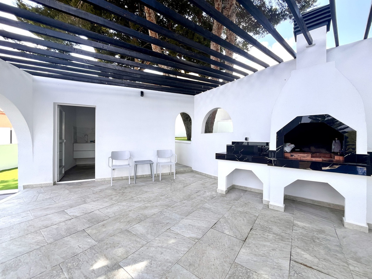 For sale - 6 Bedroom 4 Bathroom House - Detached Villa in Orihuela - Los Balcones  - Alicante