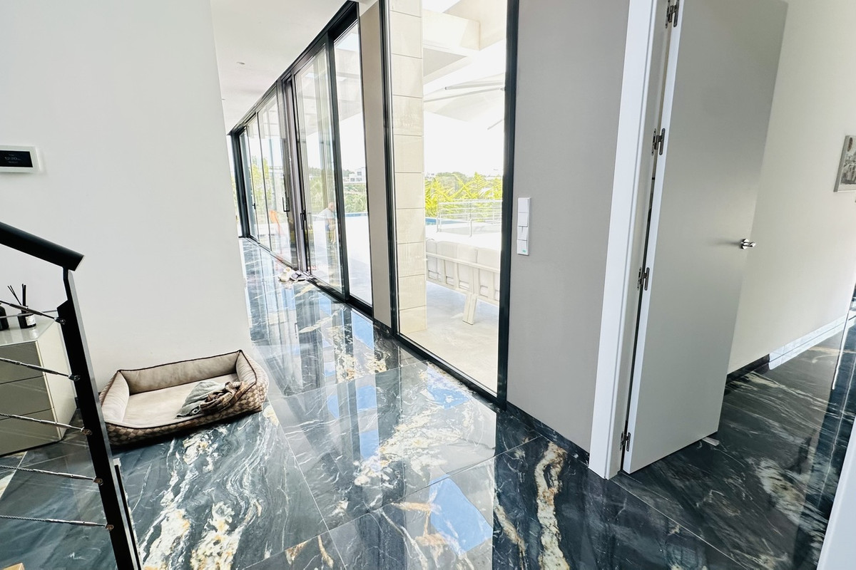 For sale - 6 Bedroom 4 Bathroom House - Detached Villa in Orihuela - Las Colinas Golf  - Alicante