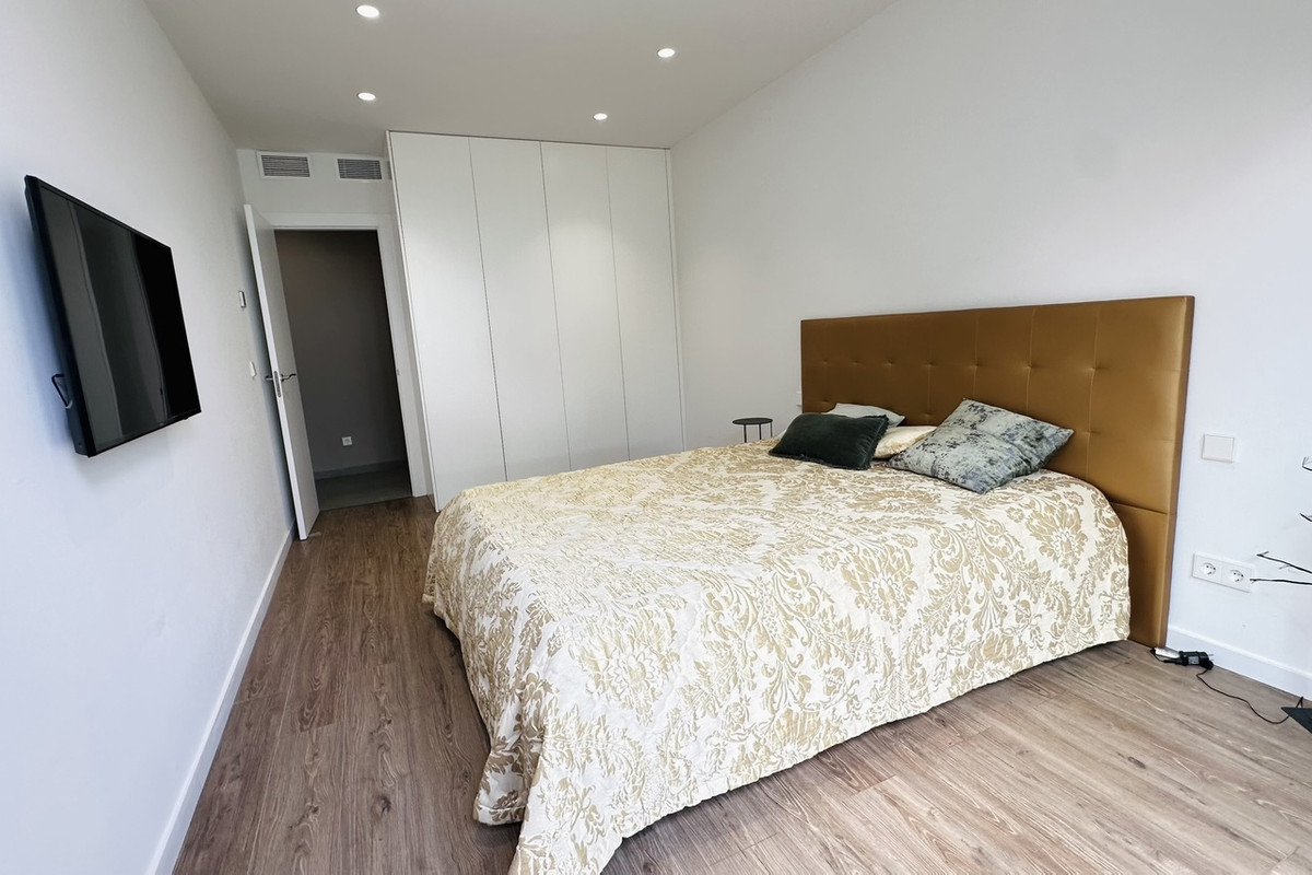 For sale - 6 Bedroom 4 Bathroom House - Detached Villa in Orihuela - Las Colinas Golf  - Alicante