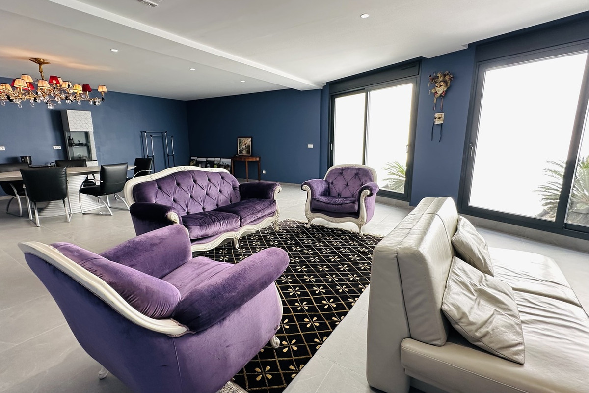 For sale - 6 Bedroom 4 Bathroom House - Detached Villa in Orihuela - Las Colinas Golf  - Alicante