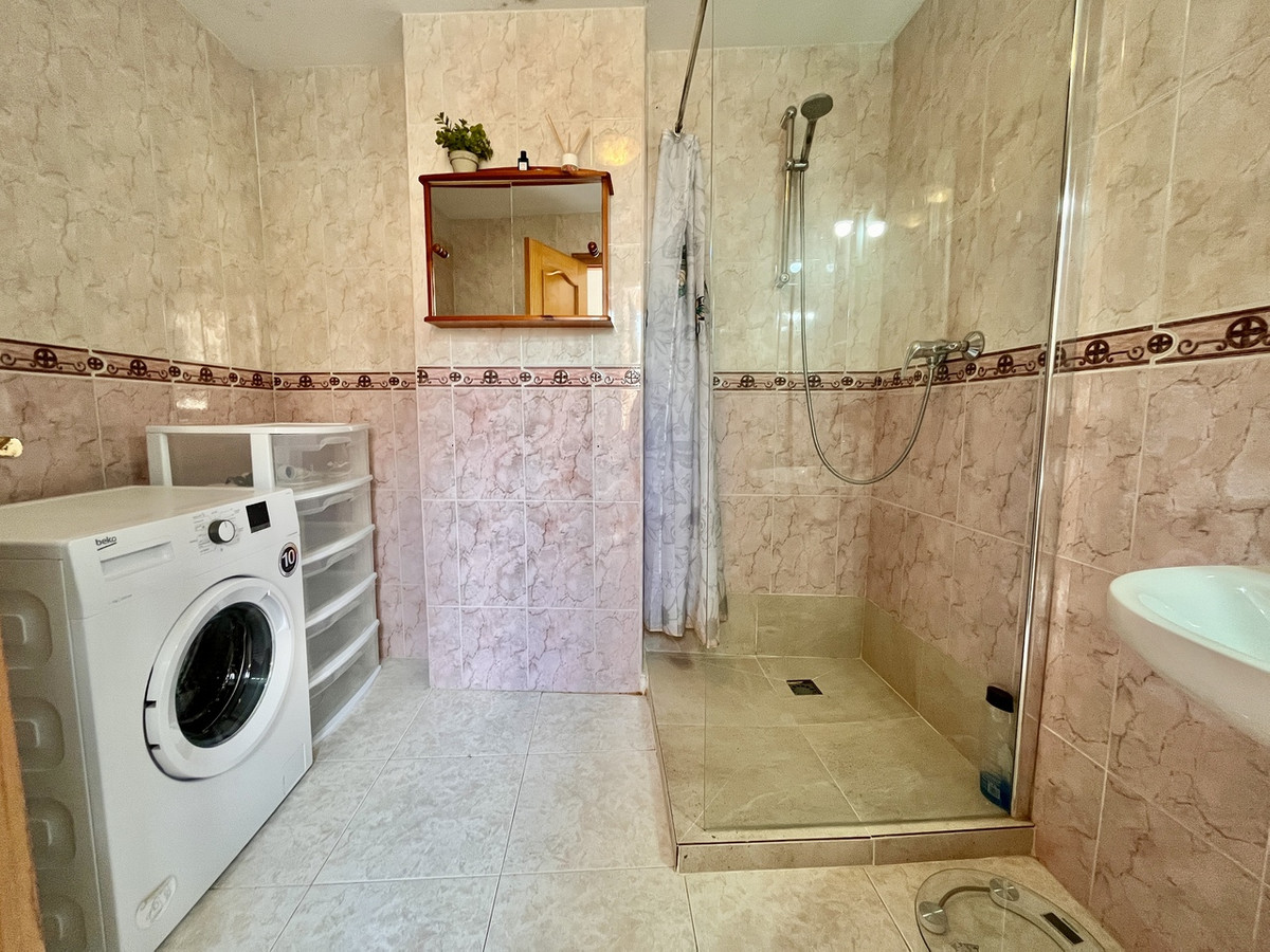 For sale - 5 Bedroom 3 Bathroom Apartment - Ground Floor Apartment in San Miguel de Salinas - San Miguel de Salinas Centro  - Alicante