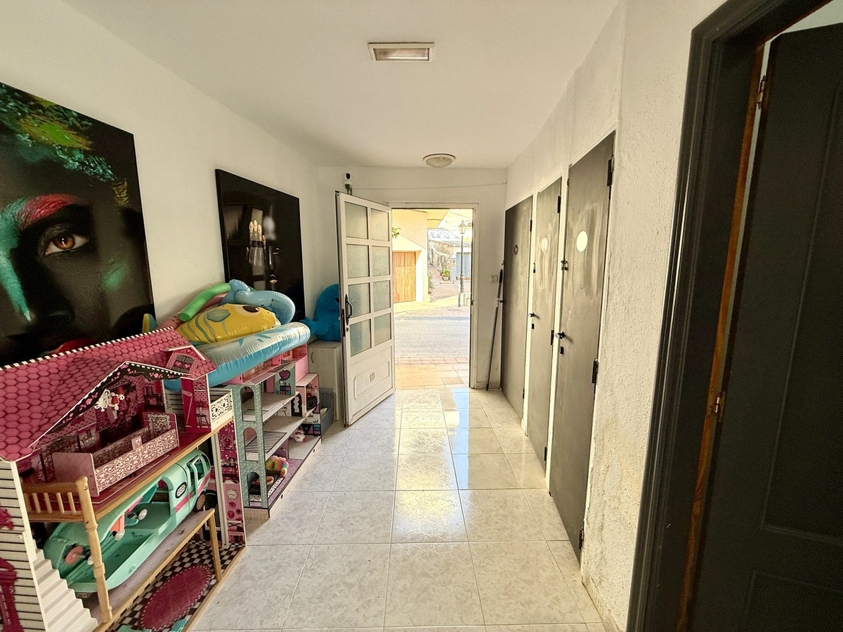 For sale - 5 Bedroom 3 Bathroom Apartment - Ground Floor Apartment in San Miguel de Salinas - San Miguel de Salinas Centro  - Alicante