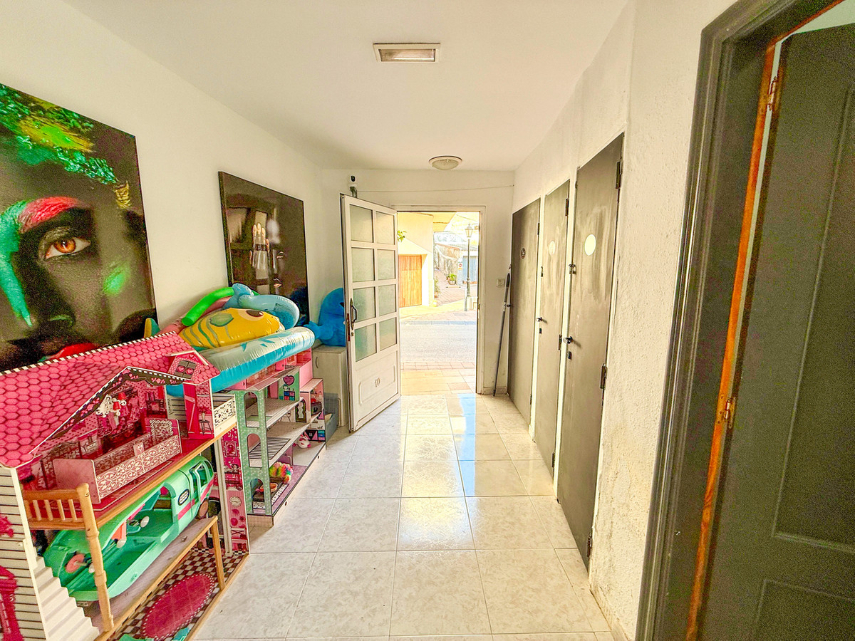For sale - 5 Bedroom 3 Bathroom Apartment - Ground Floor Apartment in San Miguel de Salinas - San Miguel de Salinas Centro  - Alicante