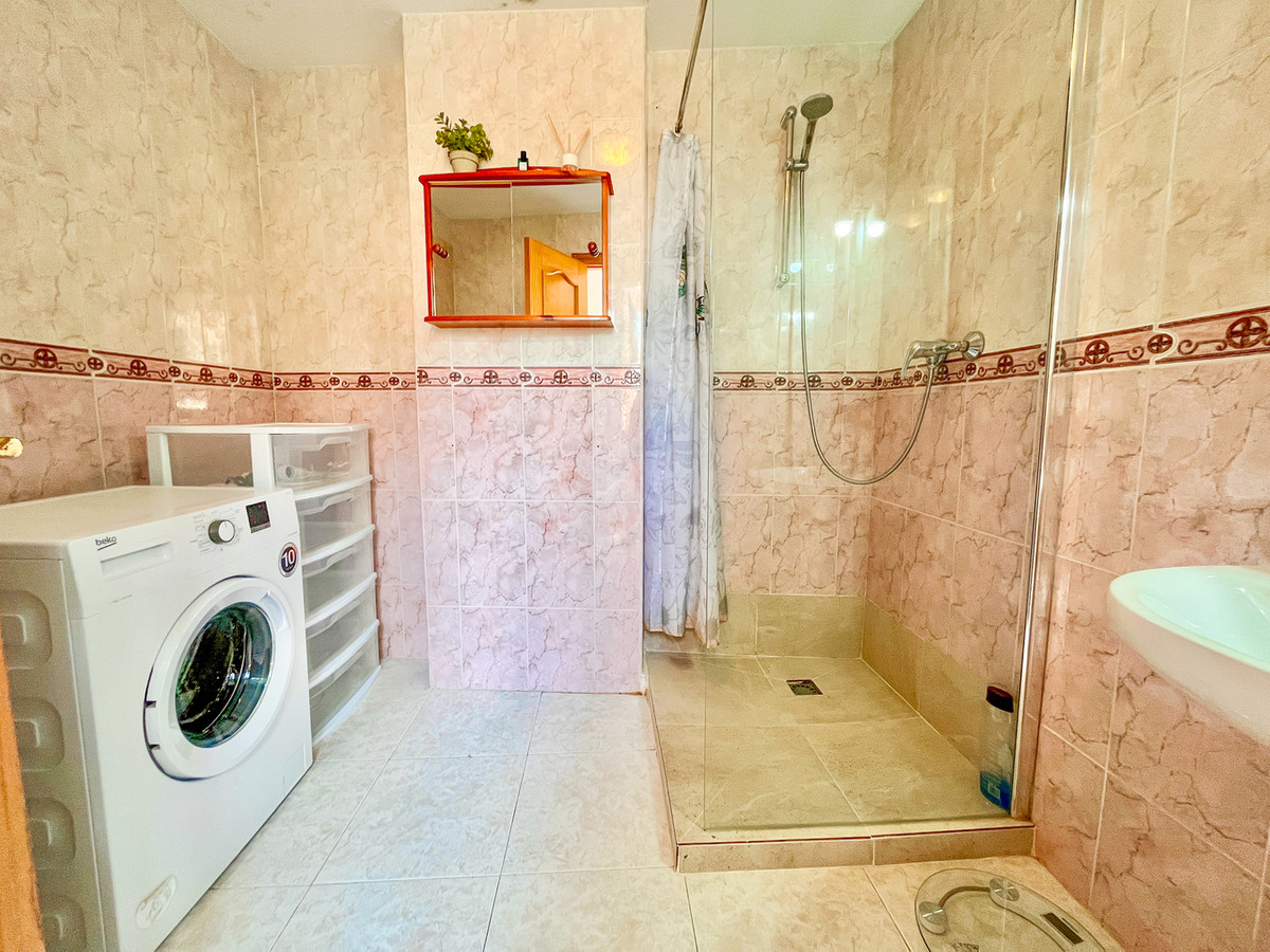 For sale - 5 Bedroom 3 Bathroom Apartment - Ground Floor Apartment in San Miguel de Salinas - San Miguel de Salinas Centro  - Alicante