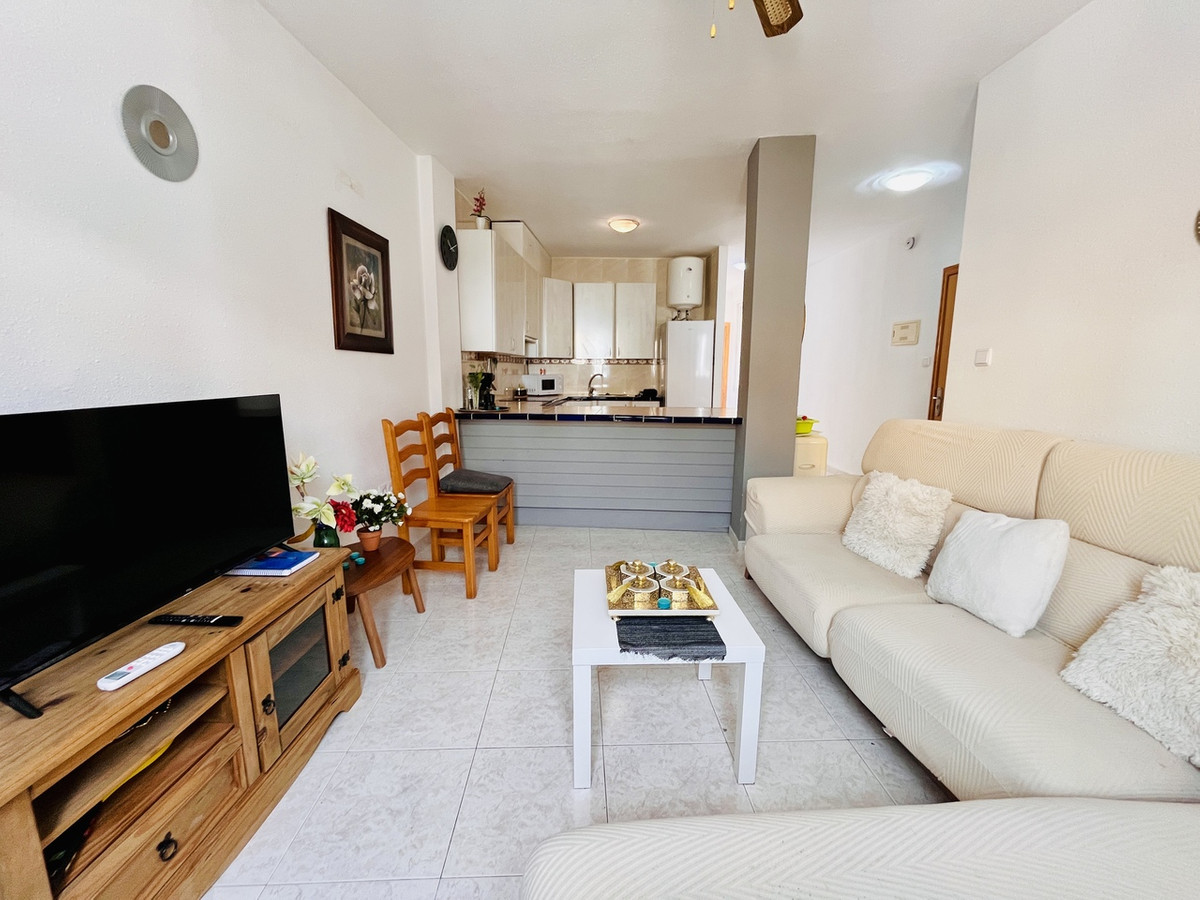 For sale - 5 Bedroom 3 Bathroom Apartment - Ground Floor Apartment in San Miguel de Salinas - San Miguel de Salinas Centro  - Alicante