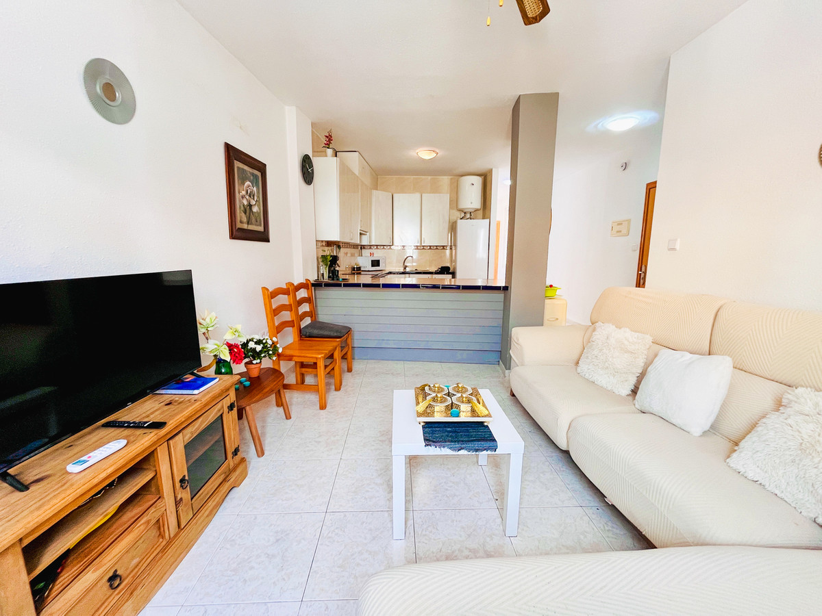 For sale - 5 Bedroom 3 Bathroom Apartment - Ground Floor Apartment in San Miguel de Salinas - San Miguel de Salinas Centro  - Alicante