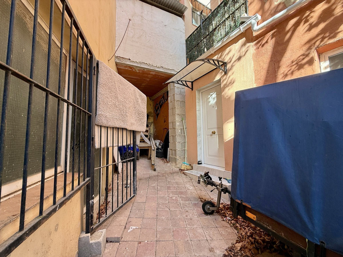 For sale - 5 Bedroom 3 Bathroom Apartment - Ground Floor Apartment in San Miguel de Salinas - San Miguel de Salinas Centro  - Alicante