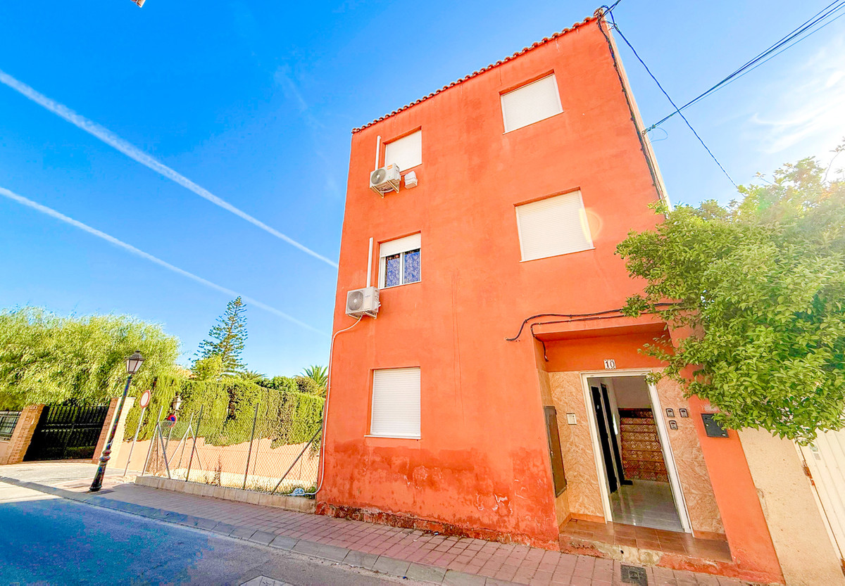 For sale - 5 Bedroom 3 Bathroom Apartment - Ground Floor Apartment in San Miguel de Salinas - San Miguel de Salinas Centro  - Alicante