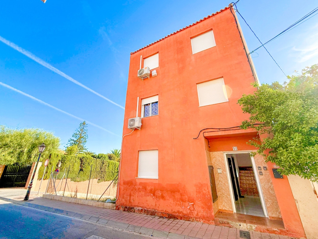 5 Bedroom 3 Bathroom Apartment - Ground Floor Apartment in San Miguel de Salinas