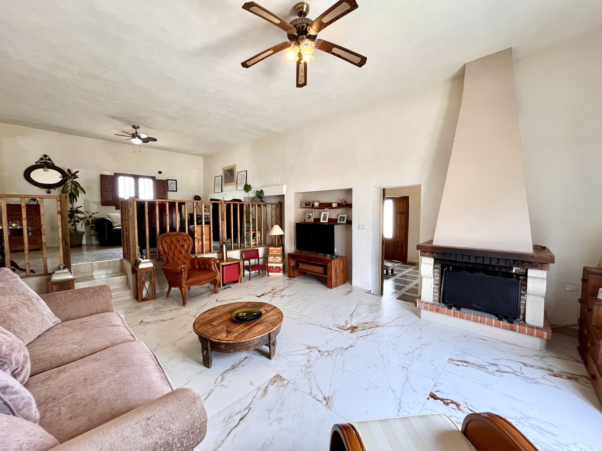 For sale - 3 Bedroom 2 Bathroom House - Finca - Cortijo in Dolores - Dolores Centro  - Alicante