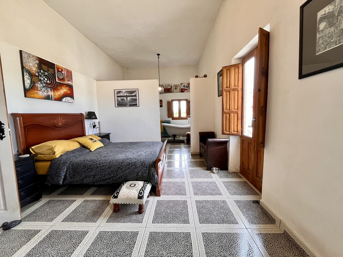 For sale - 3 Bedroom 2 Bathroom House - Finca - Cortijo in Dolores - Dolores Centro  - Alicante