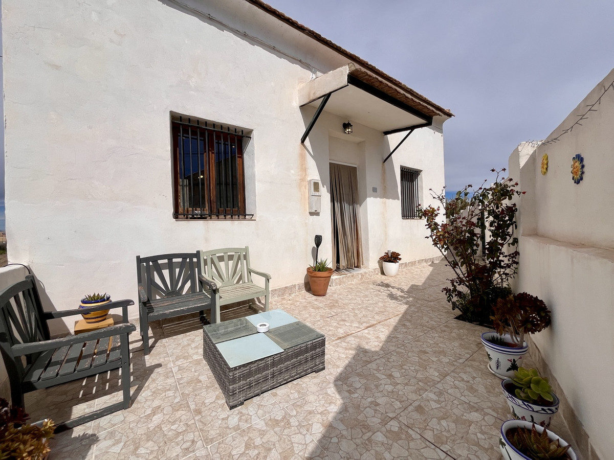 For sale - 3 Bedroom 2 Bathroom House - Finca - Cortijo in Dolores - Dolores Centro  - Alicante