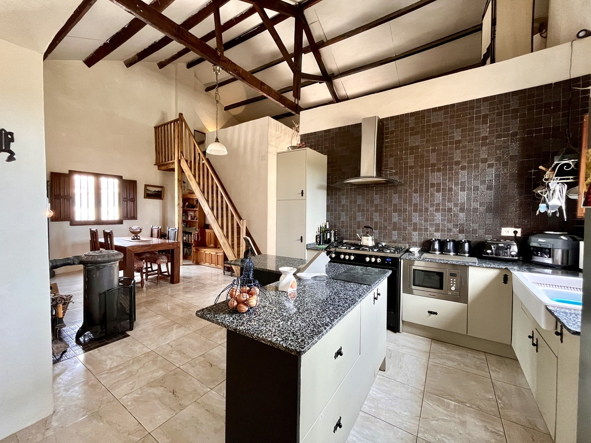 For sale - 3 Bedroom 2 Bathroom House - Finca - Cortijo in Dolores - Dolores Centro  - Alicante