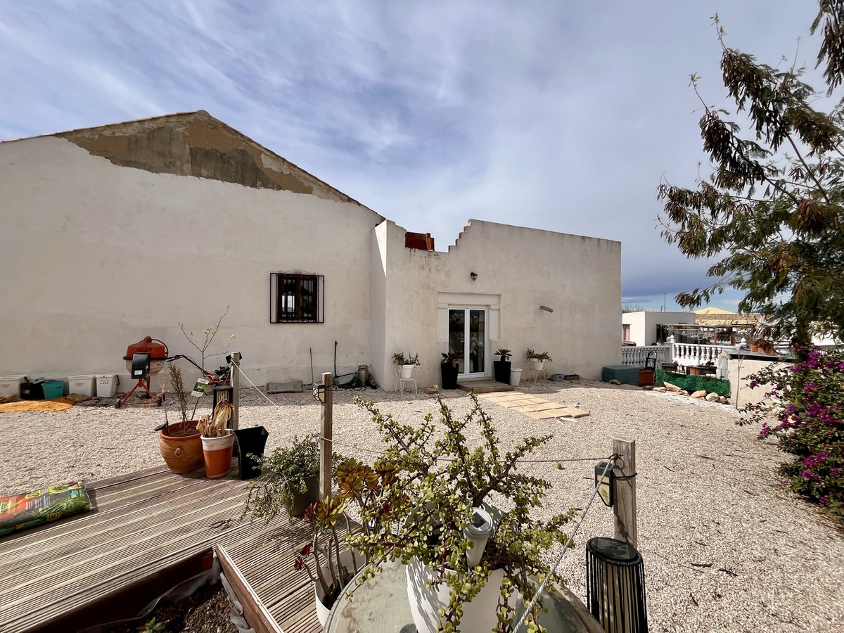 For sale - 3 Bedroom 2 Bathroom House - Finca - Cortijo in Dolores - Dolores Centro  - Alicante