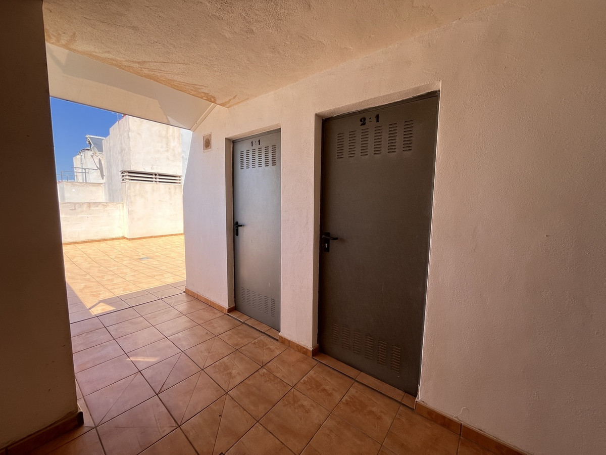 For sale - 4 Bedroom 2 Bathroom Apartment - Middle Floor Apartment in Santa Pola - Santa Pola Centro  - Alicante