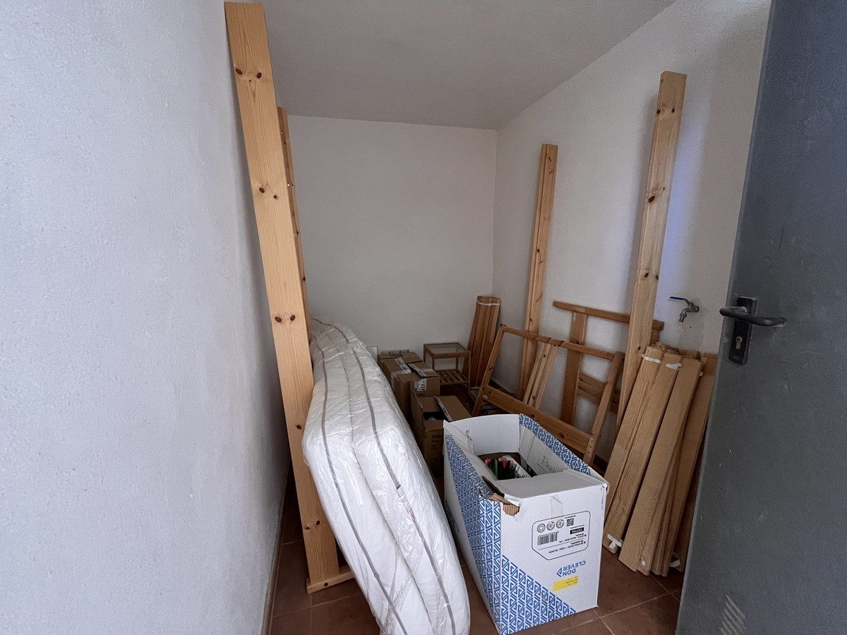 For sale - 4 Bedroom 2 Bathroom Apartment - Middle Floor Apartment in Santa Pola - Santa Pola Centro  - Alicante