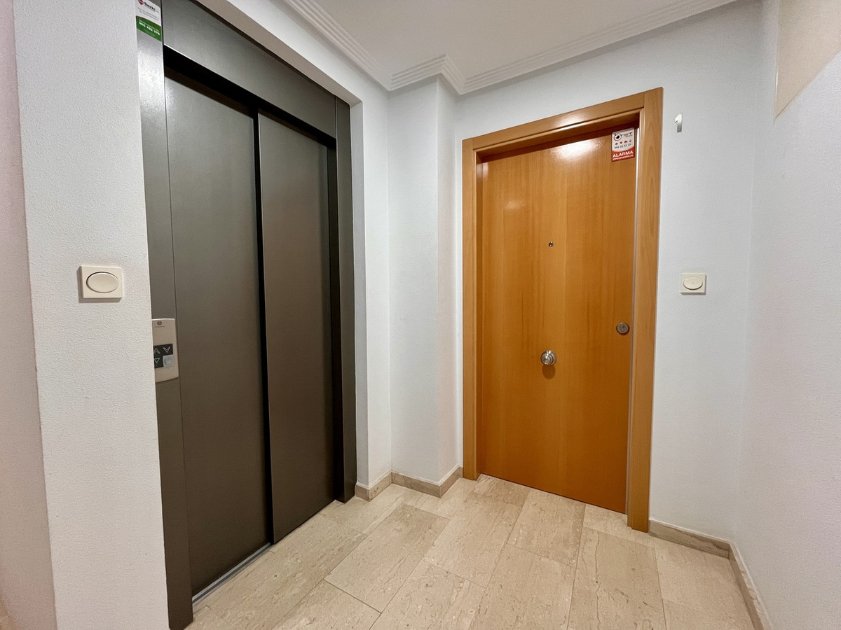 For sale - 4 Bedroom 2 Bathroom Apartment - Middle Floor Apartment in Santa Pola - Santa Pola Centro  - Alicante