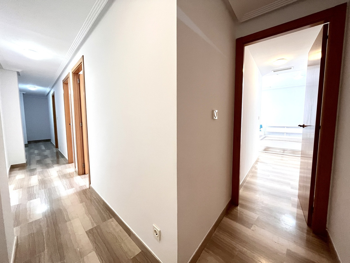 For sale - 4 Bedroom 2 Bathroom Apartment - Middle Floor Apartment in Santa Pola - Santa Pola Centro  - Alicante