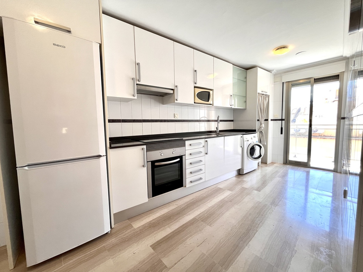 For sale - 4 Bedroom 2 Bathroom Apartment - Middle Floor Apartment in Santa Pola - Santa Pola Centro  - Alicante