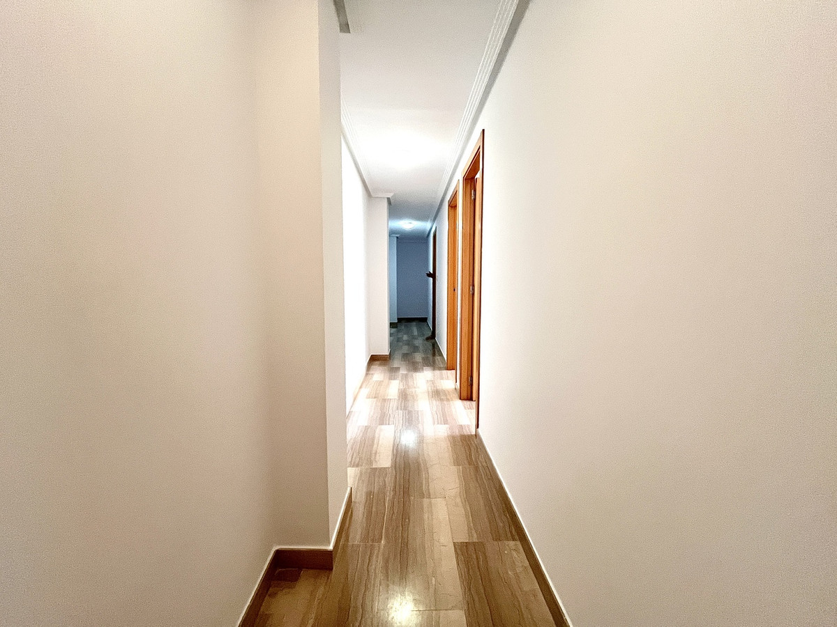 For sale - 4 Bedroom 2 Bathroom Apartment - Middle Floor Apartment in Santa Pola - Santa Pola Centro  - Alicante