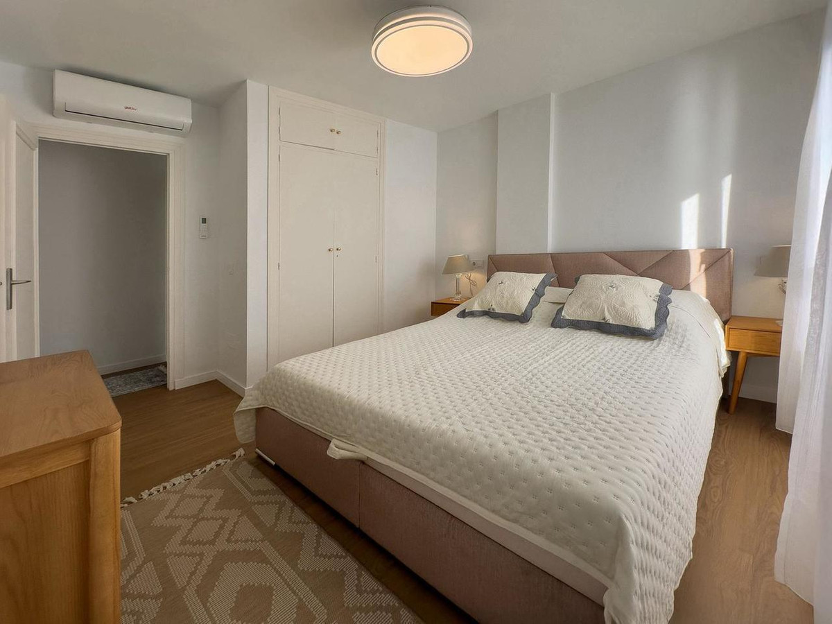 For sale - 3 Bedroom 2 Bathroom Apartment - Ground Floor Apartment in Torrevieja - Torrevieja Centro  - Alicante