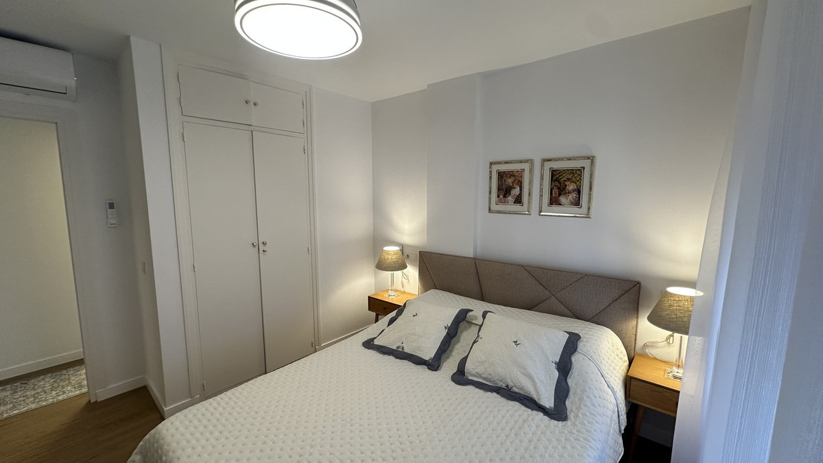 For sale - 3 Bedroom 2 Bathroom Apartment - Ground Floor Apartment in Torrevieja - Torrevieja Centro  - Alicante