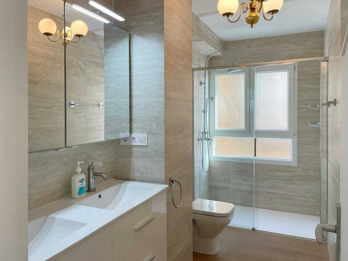 For sale - 3 Bedroom 2 Bathroom Apartment - Ground Floor Apartment in Torrevieja - Torrevieja Centro  - Alicante