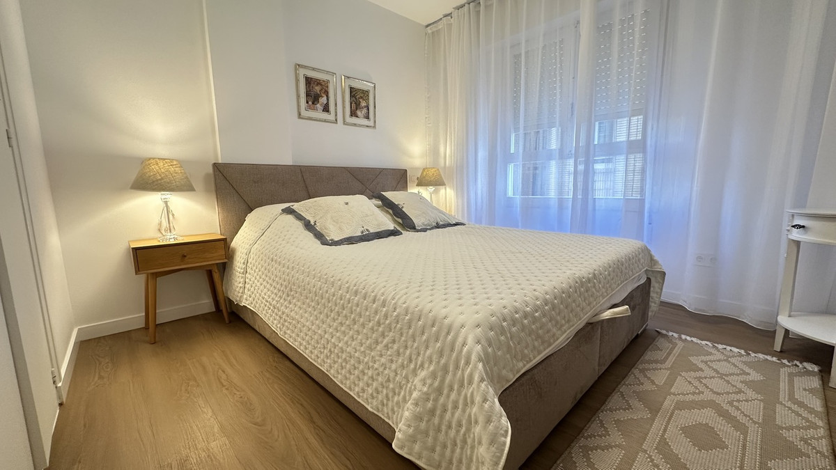 For sale - 3 Bedroom 2 Bathroom Apartment - Ground Floor Apartment in Torrevieja - Torrevieja Centro  - Alicante