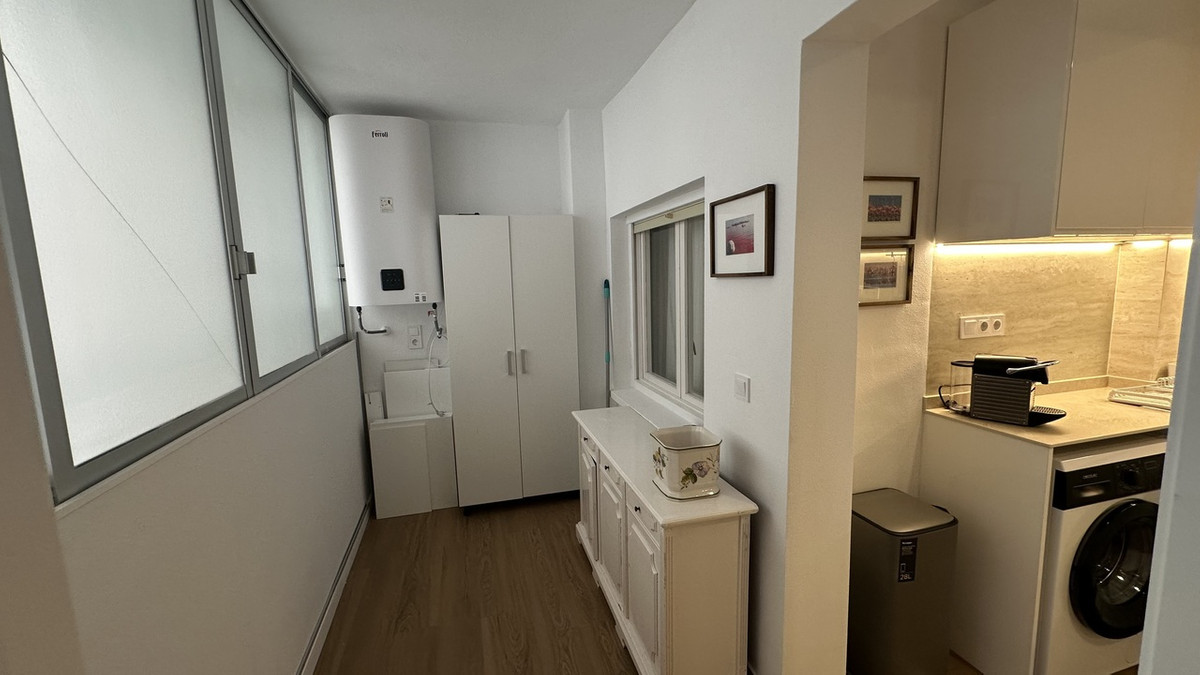 For sale - 3 Bedroom 2 Bathroom Apartment - Ground Floor Apartment in Torrevieja - Torrevieja Centro  - Alicante
